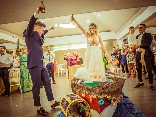 La boda de Manuel y Jessica en Boiro (Boiro), A Coruña 23