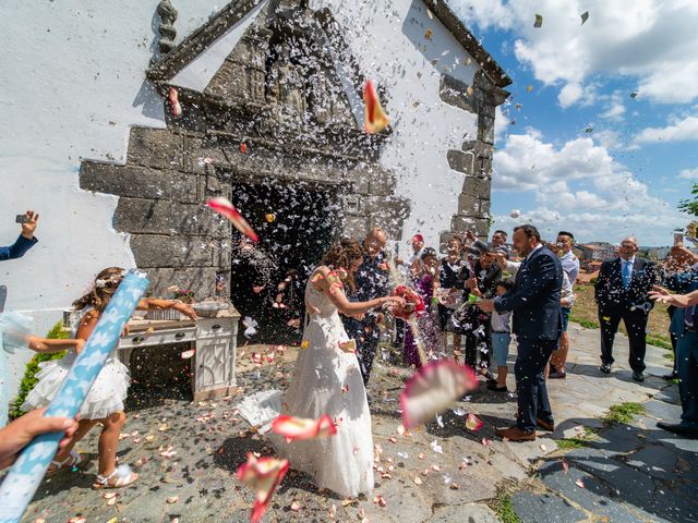 La boda de Víctor y Noelia en Toques, A Coruña 81