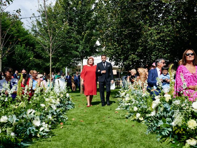 La boda de Carlos y María en Villaverde De Pontones, Cantabria 6