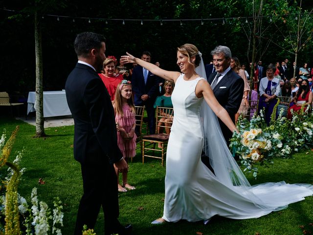 La boda de Carlos y María en Villaverde De Pontones, Cantabria 7