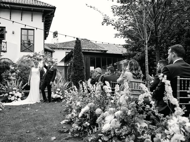 La boda de Carlos y María en Villaverde De Pontones, Cantabria 13