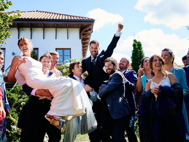 La boda de Carlos y María en Villaverde De Pontones, Cantabria 23
