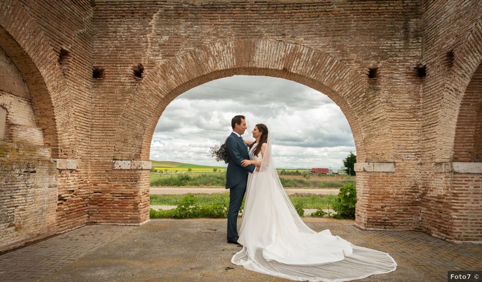 La boda de Miguel y Beatriz en Medina Del Campo, Valladolid