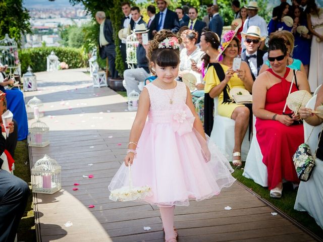 La boda de Borja y Esmeralda en Gorraiz, Navarra 55