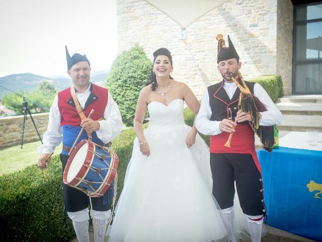 La boda de Borja y Esmeralda en Gorraiz, Navarra 90