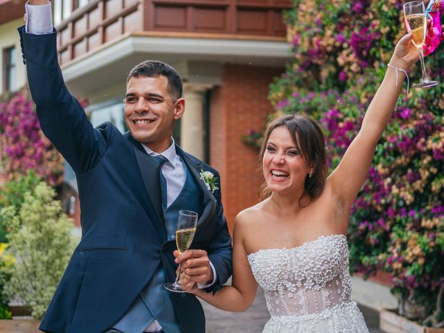 La boda de David y Barbara en Gijón, Asturias 43