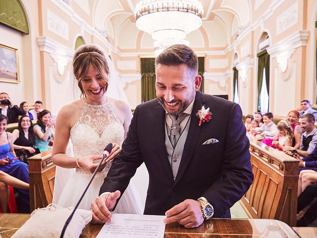 La boda de Gabi y Ana en Castelló/castellón De La Plana, Castellón 27