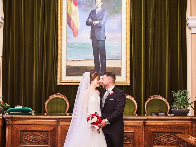 La boda de Gabi y Ana en Castelló/castellón De La Plana, Castellón 32