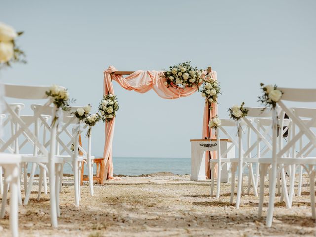 La boda de Cesar y Carolina en La/villajoyosa Vila Joiosa, Alicante 14