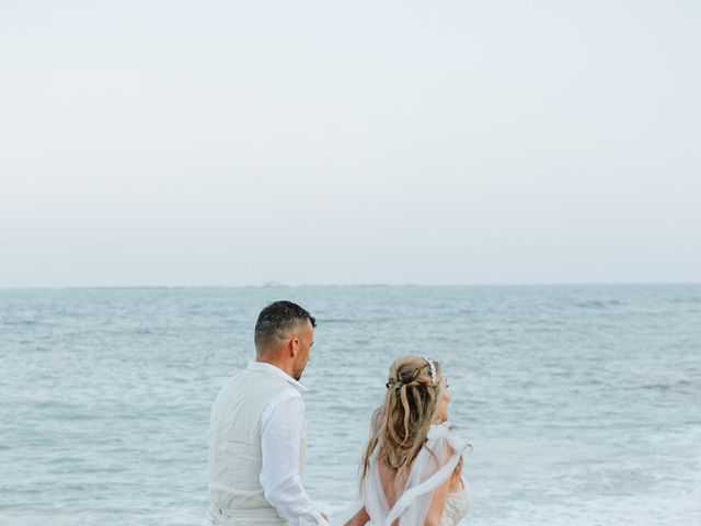 La boda de Cesar y Carolina en La/villajoyosa Vila Joiosa, Alicante 19