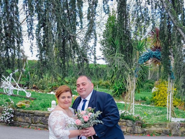 La boda de Jonatan  y Teresa en Bilbao, Vizcaya 11