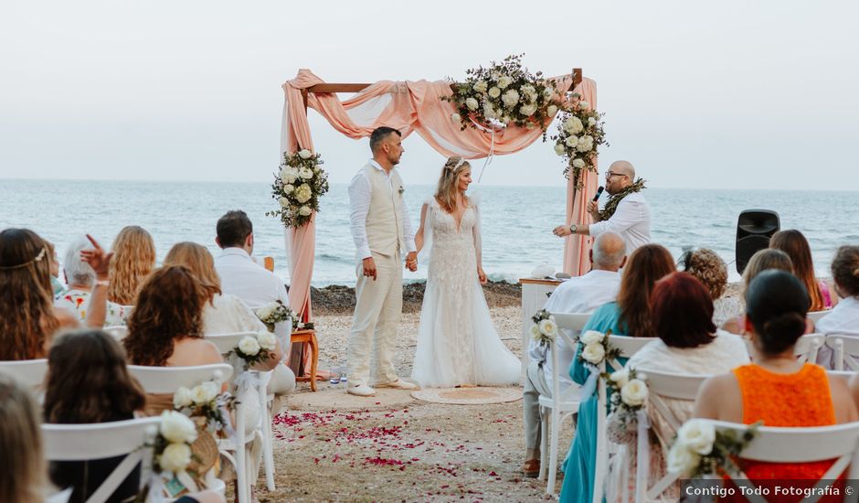 La boda de Cesar y Carolina en La/villajoyosa Vila Joiosa, Alicante