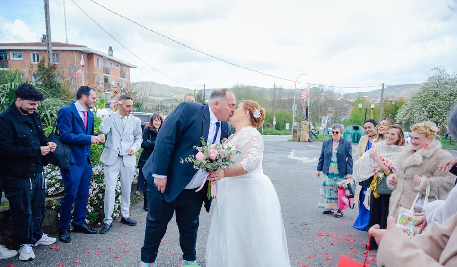 La boda de Jonatan  y Teresa en Bilbao, Vizcaya
