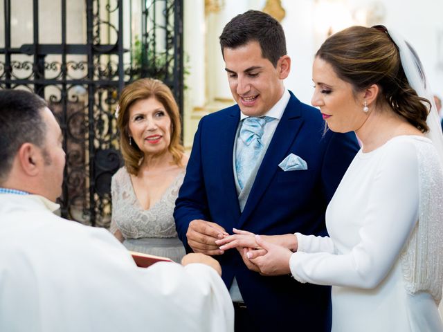 La boda de David y Carmen en Burguillos Del Cerro, Badajoz 30