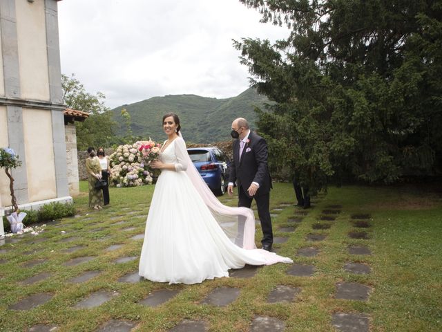 La boda de Josín y Sara en Oviedo, Asturias 17