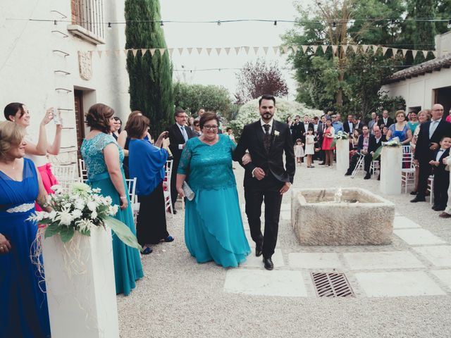 La boda de Carlos y Marta en Chinchon, Madrid 20