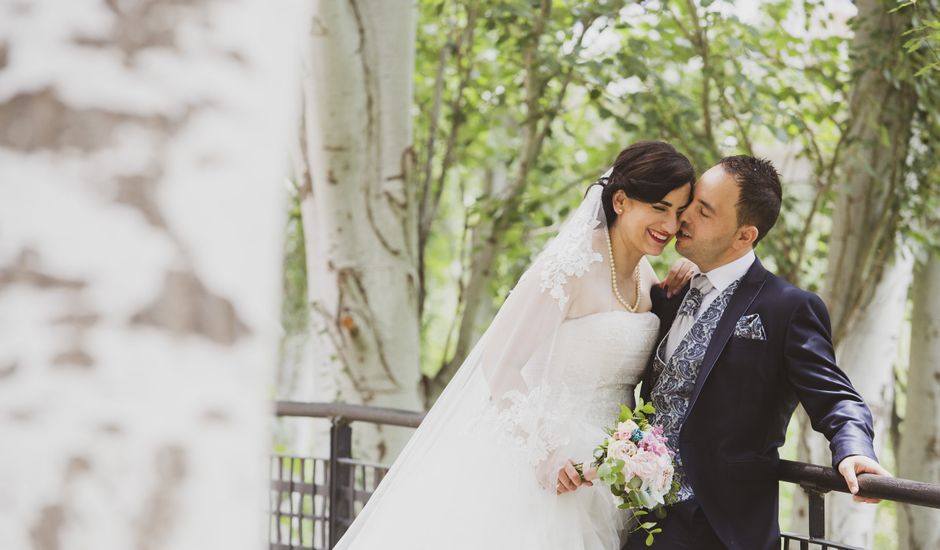 La boda de Esmeralda  y Francisco  en Zaragoza, Zaragoza