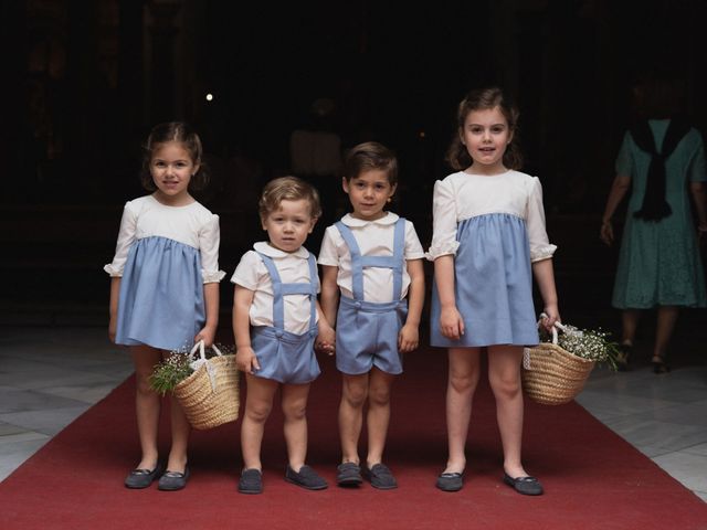 La boda de Juan y Luz María en Alcala De Guadaira, Sevilla 32