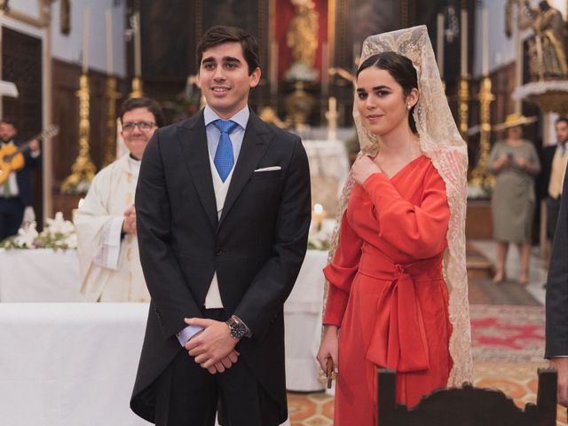 La boda de Juan y Luz María en Alcala De Guadaira, Sevilla 37