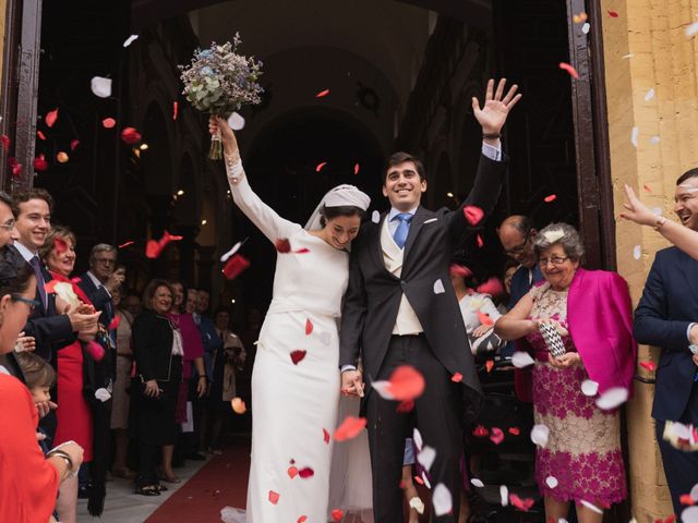 La boda de Juan y Luz María en Alcala De Guadaira, Sevilla 52