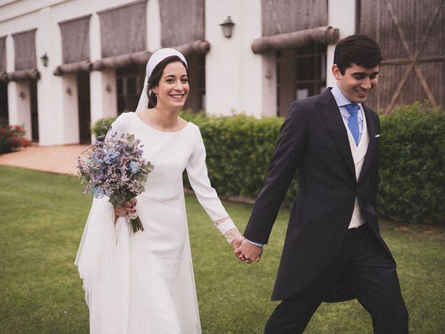 La boda de Juan y Luz María en Alcala De Guadaira, Sevilla 68