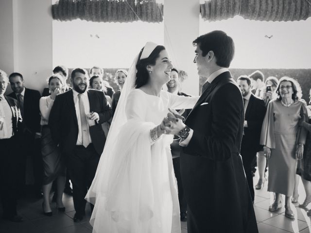 La boda de Juan y Luz María en Alcala De Guadaira, Sevilla 103