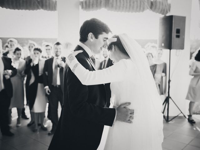 La boda de Juan y Luz María en Alcala De Guadaira, Sevilla 105