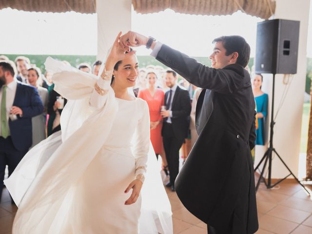 La boda de Juan y Luz María en Alcala De Guadaira, Sevilla 106