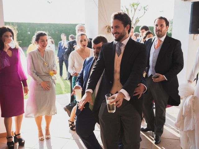 La boda de Juan y Luz María en Alcala De Guadaira, Sevilla 108