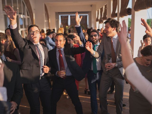 La boda de Juan y Luz María en Alcala De Guadaira, Sevilla 128