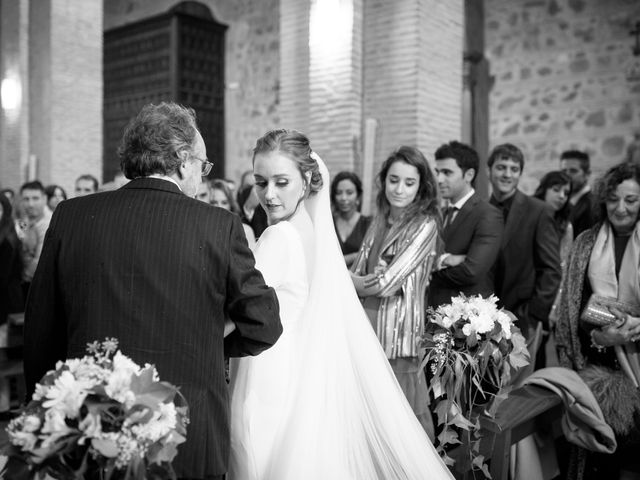 La boda de Adrian y Paula en Toledo, Toledo 28