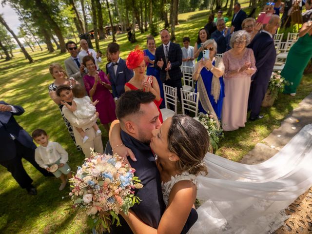 La boda de Cristian y Bea en Castro De Rei (Castro De Rei), Lugo 17