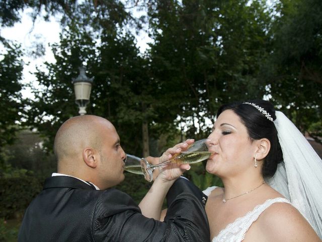 La boda de Jonathan y Estefania en Santa Coloma De Gramenet, Barcelona 1