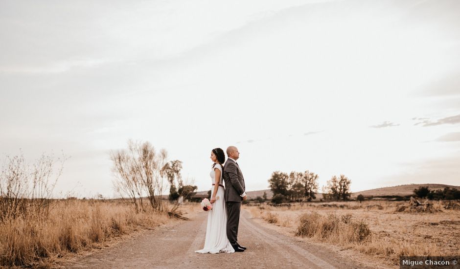 La boda de Carlos y Isabel en Torreperogil, Jaén