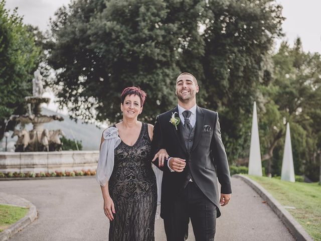 La boda de Marc y Esther en Vilanova Del Valles, Barcelona 21