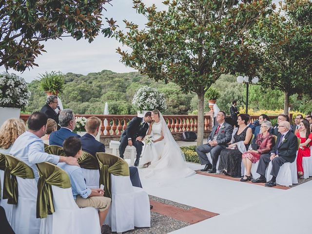 La boda de Marc y Esther en Vilanova Del Valles, Barcelona 34