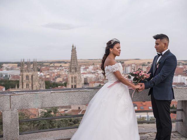 La boda de Alex y Melani en Burgos, Burgos 42
