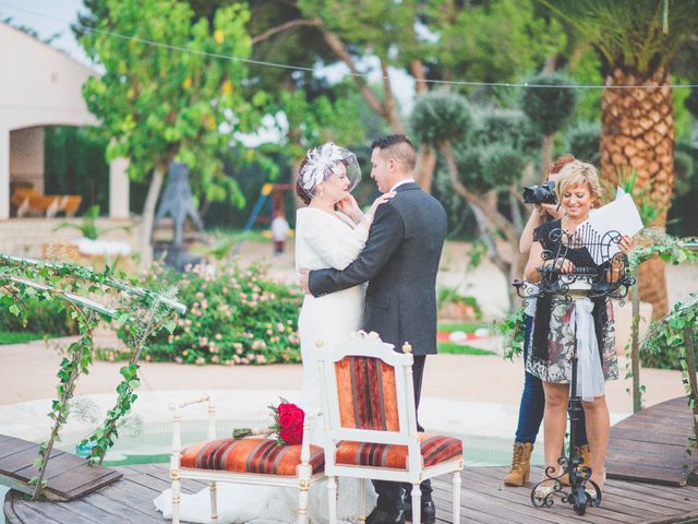 La boda de Hugo y Amalia en Mutxamel, Alicante 29