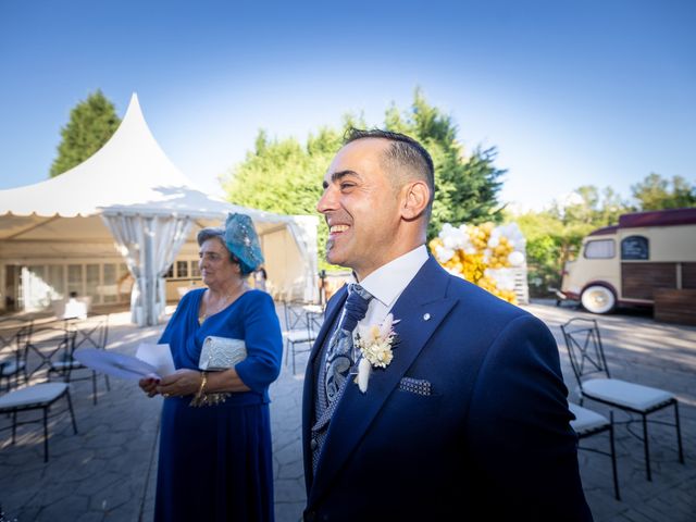 La boda de Isaac y Lidia en San Roman De Bembibre, León 13