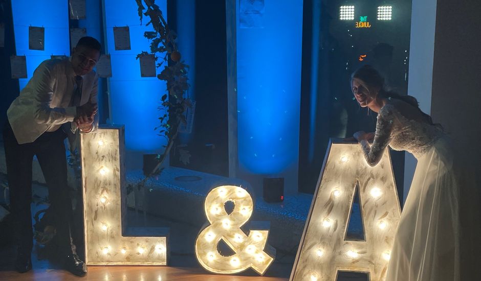 La boda de Adrian y Laura en Valencia, Valencia