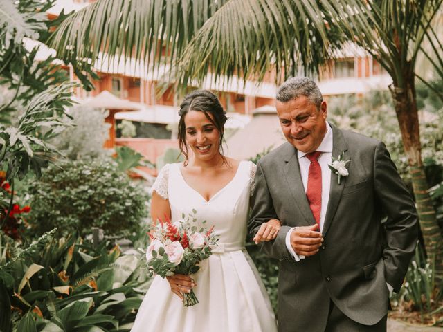 La boda de Víctor y Cristina en Puerto De La Cruz, Santa Cruz de Tenerife 23