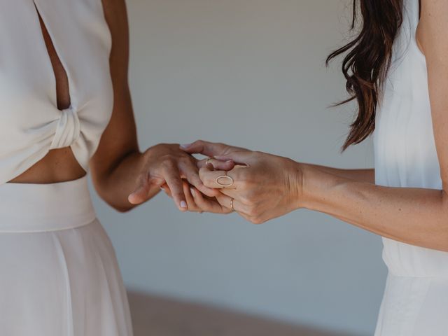 La boda de Paula y Anna en Oleiros, A Coruña 75