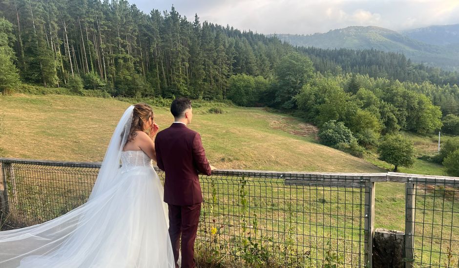 La boda de Alazne  y Asier en Zeanuri, Vizcaya