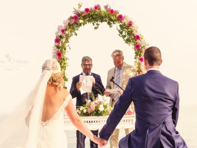 La boda de Fernando y Mari Carmen en Benalmadena Costa, Málaga 24