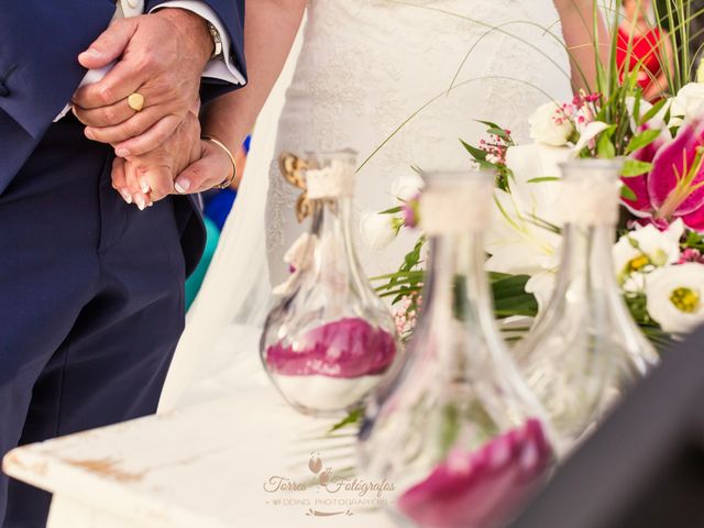 La boda de Fernando y Mari Carmen en Benalmadena Costa, Málaga 28