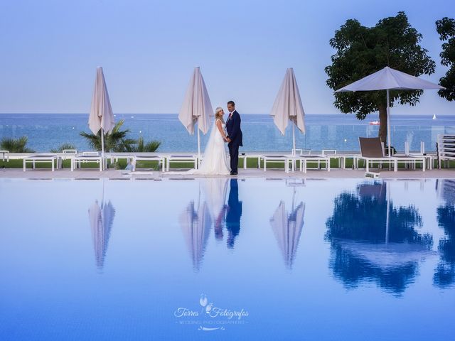 La boda de Fernando y Mari Carmen en Benalmadena Costa, Málaga 36