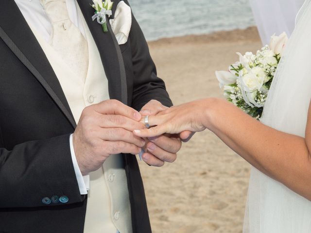 La boda de Oscar y Mila en L&apos; Atmella De Mar, Tarragona 25