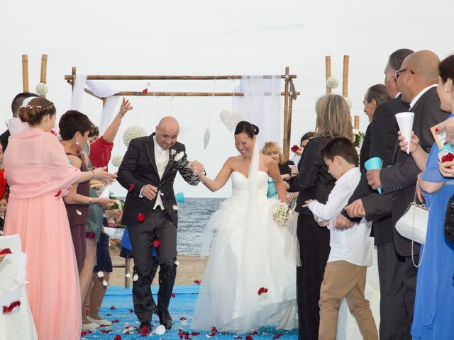 La boda de Oscar y Mila en L&apos; Atmella De Mar, Tarragona 27