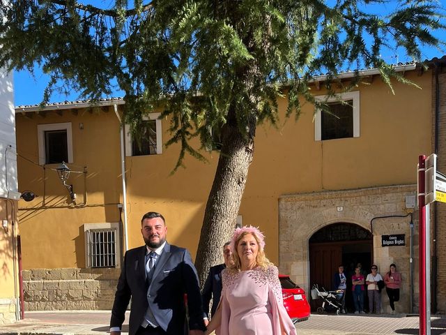 La boda de Adrián  y Nuria en Paredes De Nava, Palencia 17