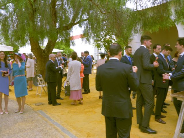 La boda de Luz María y Juan en Alcala De Guadaira, Sevilla 16